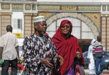 Kleurrijk Dakar Dakar Senegal treinstation