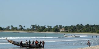 Gunjur is het belangrijkste vissersdorp van Gambia Vissers Gunjur Gambia
