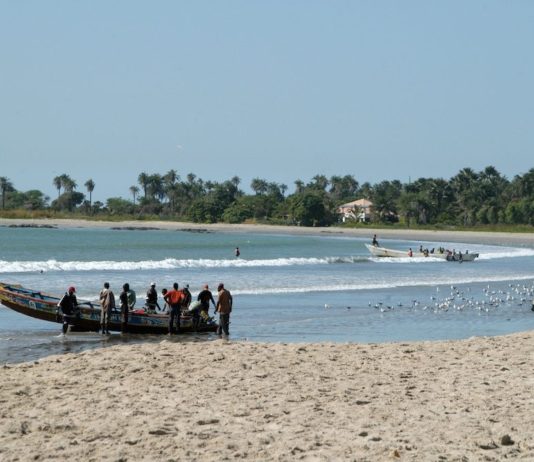Gunjur is het belangrijkste vissersdorp van Gambia Vissers Gunjur Gambia