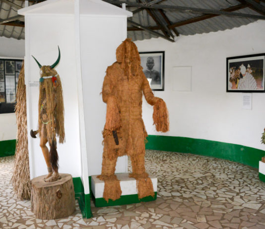 Ontdek de musea van Gambia Kachikally Crocodile Museum