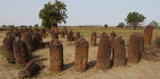 Mysterieuze steencirkels van Wassu De mysterieuze steencirkels van Wassu