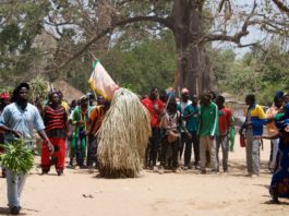 Traditioneel Niafarang Niafrang ceremony festival