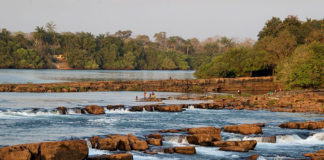Kamperen bij de Salthinho watervallen Salthinho Falls Guinee-Bissau