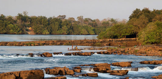 Kamperen bij de Salthinho watervallen Salthinho Falls Guinee-Bissau