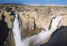 De oorverdovende Augrabies watervallen Augrabies waterval Zuid Afrika