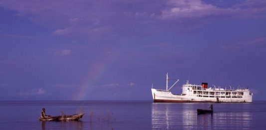 Met de Ilala over het Malawimeer