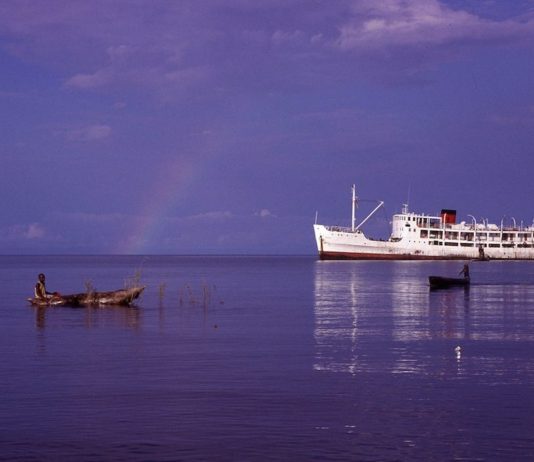 Met de Ilala over het Malawimeer