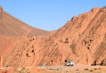 Dadès kloof met heuvels als menselijke lichamen Dades Kloof en vallei Marokko