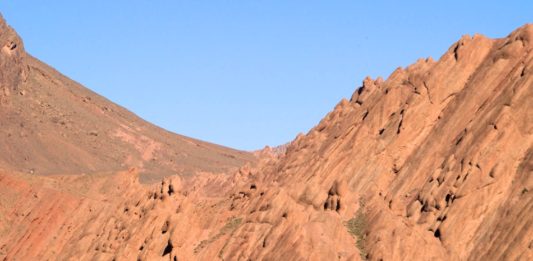 Dadès kloof met heuvels als menselijke lichamen Dades Kloof en vallei Marokko