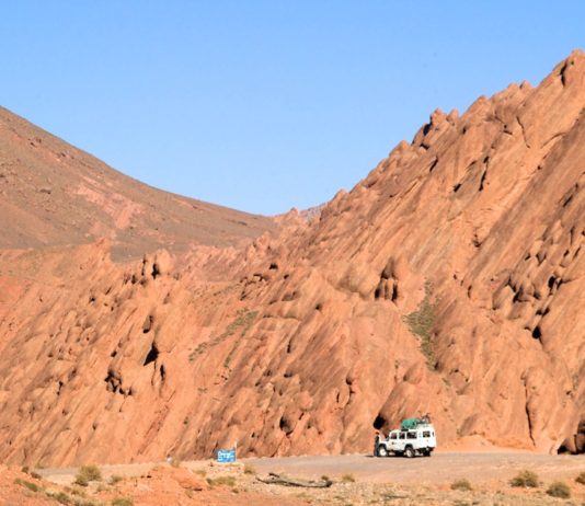 Dadès kloof met heuvels als menselijke lichamen Dades Kloof en vallei Marokko