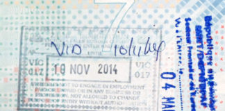 Zambia schaft visumplicht af voor meer landen Visum stempel paspoort Zambia