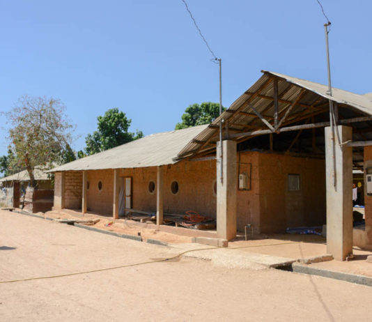 Het animistische koninkrijk Oussouye Paleis Oussouye Casamance Senegal