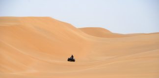 Race met een quad door de zandduinen van Swakopmund Swakopmund Namibie quad zandduinen