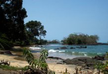 Vijf redenen om Sierra Leone te bezoeken Black Johnson Beach Freetown Sierra Leone