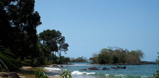 Vijf redenen om Sierra Leone te bezoeken Black Johnson Beach Freetown Sierra Leone