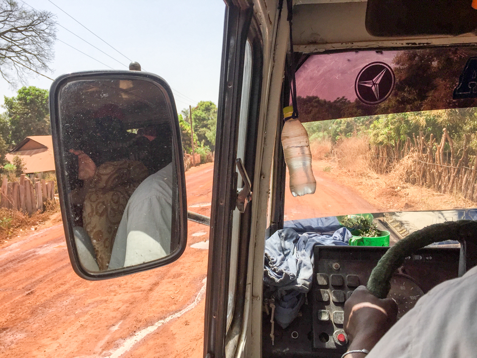 Minibus Thionk Essyl Niafarang Casamance Senegal