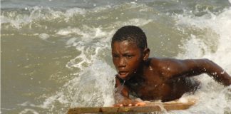 Surfen bij Robertsport Surfen Robertsport Liberia