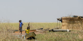 Lac Iro, ver van de gebaande paden Lac Iro Tsjaad vissers