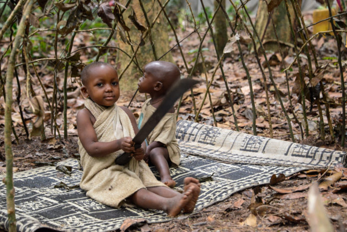 BaAka pygmeeën Centraal Afrikaanse Republiek machette