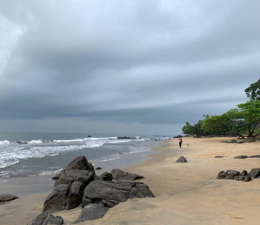 Bijkomen op het strand van Kribi