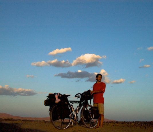 Op de fiets door de Sahara fietsen door de Sahara