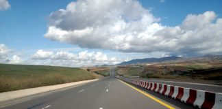 Nieuwe weg van Lagos naar Algiers Nieuwe weg van Lagos naar Algiers