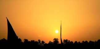 Maak een Nijlcruise op een Felucca Maak een Nijlcruise op een Felucca