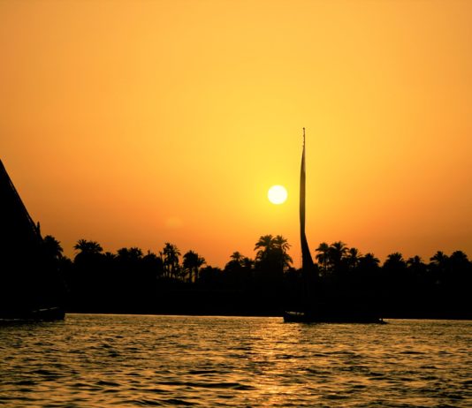 Maak een Nijlcruise op een Felucca Maak een Nijlcruise op een Felucca