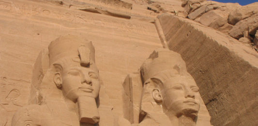 De tempel van Ramses II in Abu Simbel Tempel Ramses II in Abu Simbel