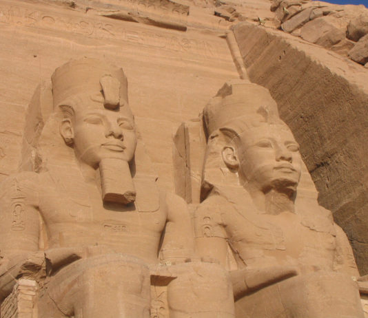 De tempel van Ramses II in Abu Simbel Tempel Ramses II in Abu Simbel