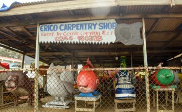 De traditie van de doodskist in Ghana Doodskisten Teshie Ghana