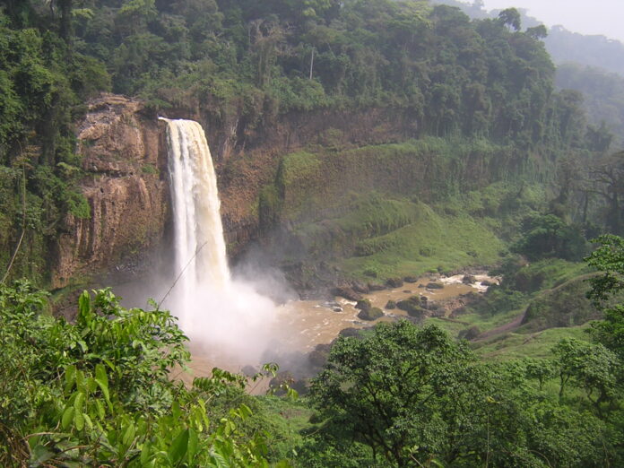 Ekom Nkam Waterval Ekom Nkam Waterval
