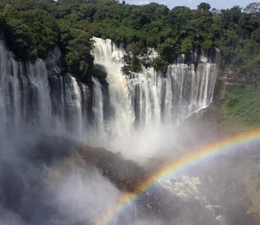 Kalandula Watervallen