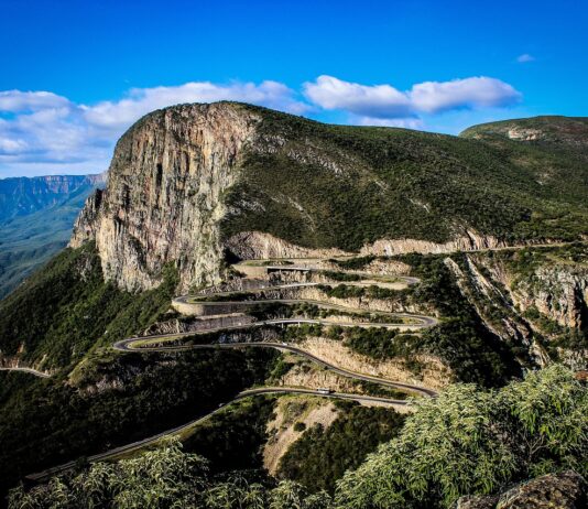 Serra da Leba – spectaculaire bergpas in Angola Serra da Leba