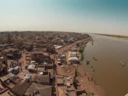 Gao – eeuwenoude handelsstad aan de Niger De stad Gao in Mali aan de Niger rivier