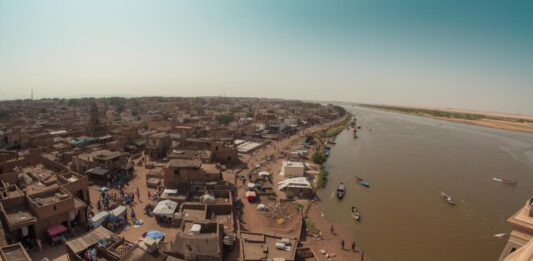 Gao – eeuwenoude handelsstad aan de Niger De stad Gao in Mali aan de Niger rivier
