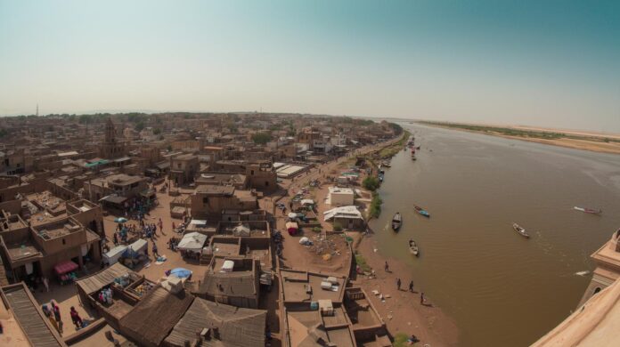 De stad Gao in Mali aan de Niger rivier De stad Gao in Mali aan de Niger rivier