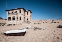 Kolmanskop – De verzilte stilte van een woestijnstadje in Namibië Kolmanskop Namibië