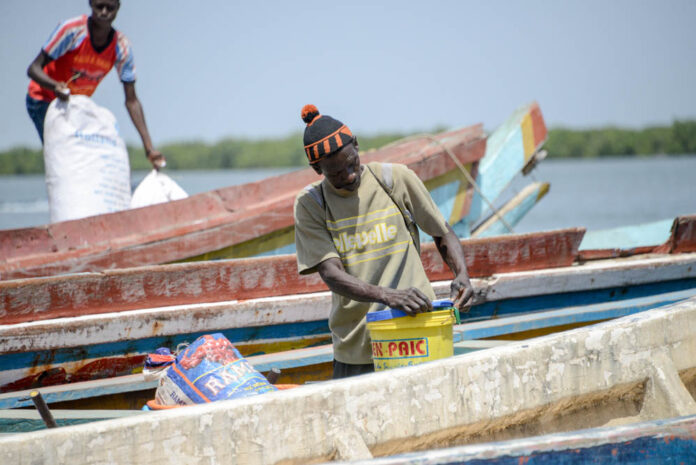 Sédhiou Senegal Sédhiou Senegal – rivier en traditionele huizen in Casamance