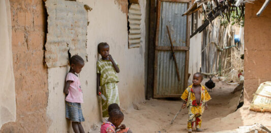 Ségou – kleurrijke stad aan de Niger Ségou Mali – stad langs de Niger-rivier met traditionele architectuur