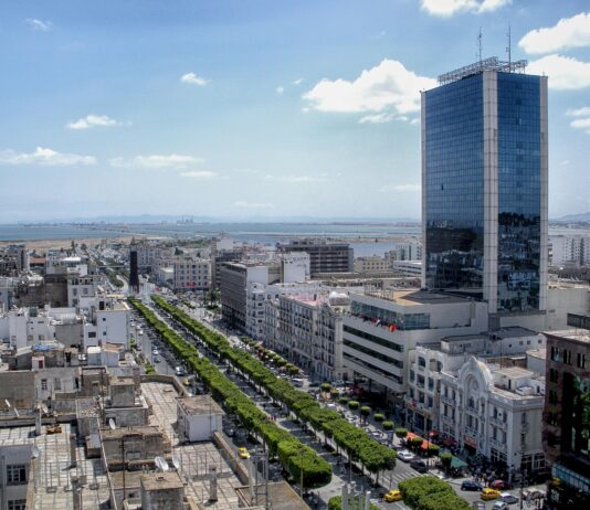 Tunis – Een warme mix van Arabische elegantie, Mediterrane sfeer en eeuwenoude historie Tunis Tunesië