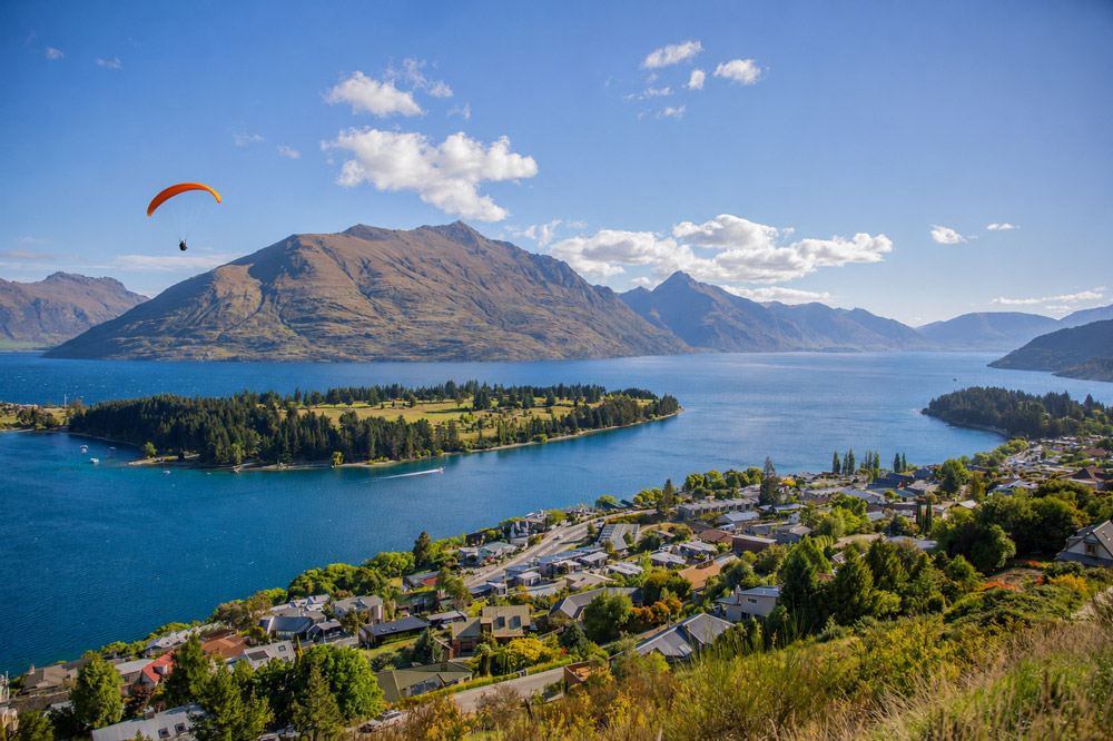 Uitzicht over Lake Wakatipu en Kelvin Heights