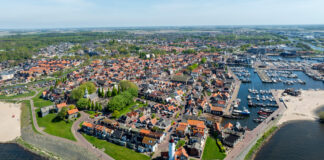 Oud en Nait Fietsroute: tussen vissersverleden en nieuw land op Urk Urk Hollandluchtfoto